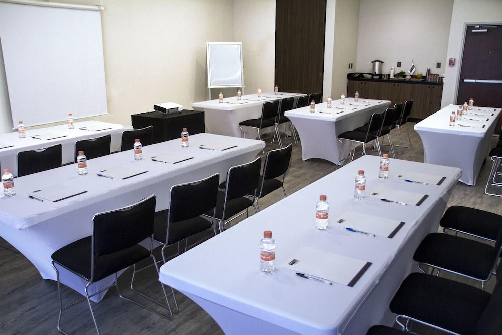 City Express Plus By Marriott Monterrey Galerias מראה חיצוני תמונה